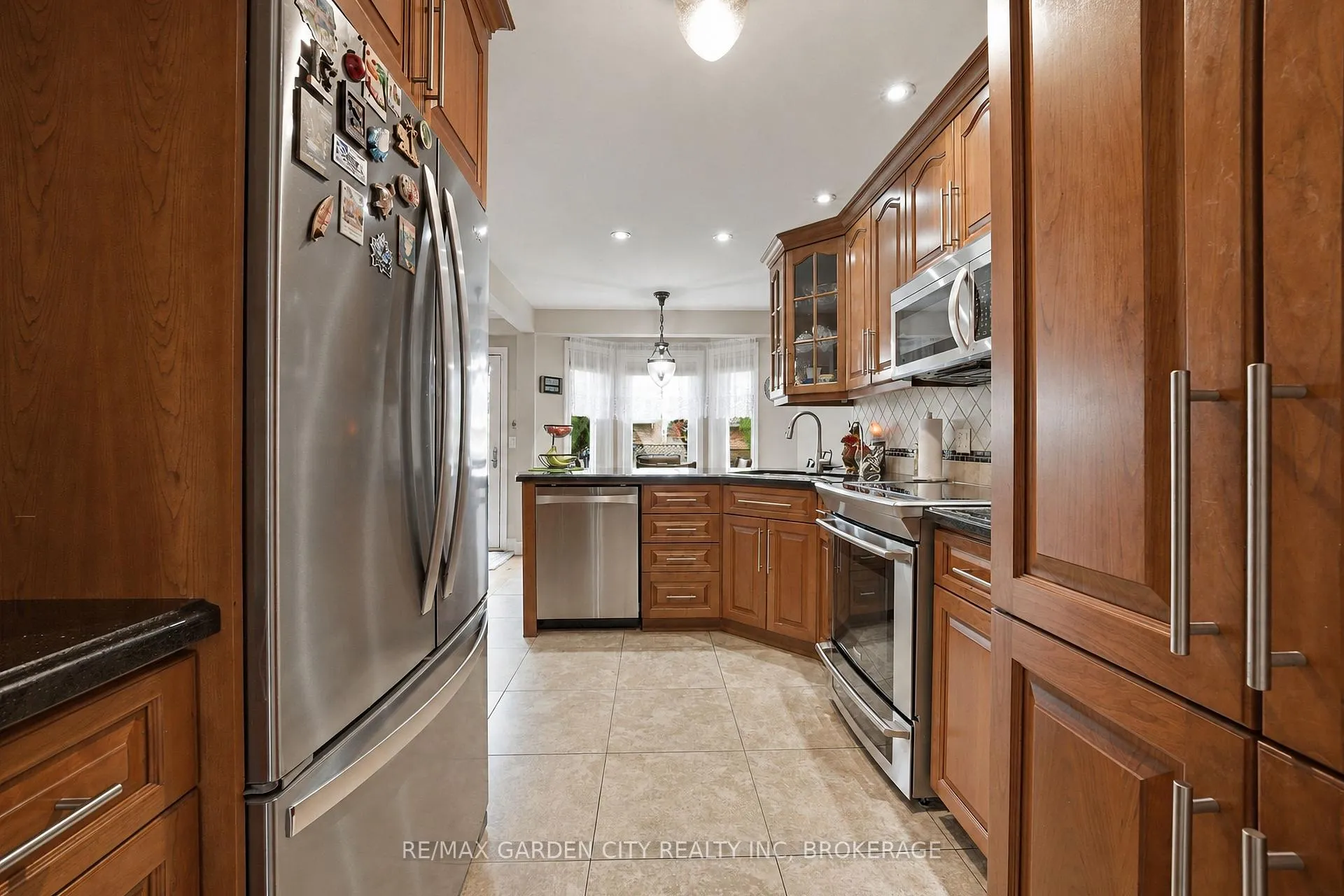 Photo 22 of 13 Third Avenue, St. Catharines, Grapeview — HOMEH