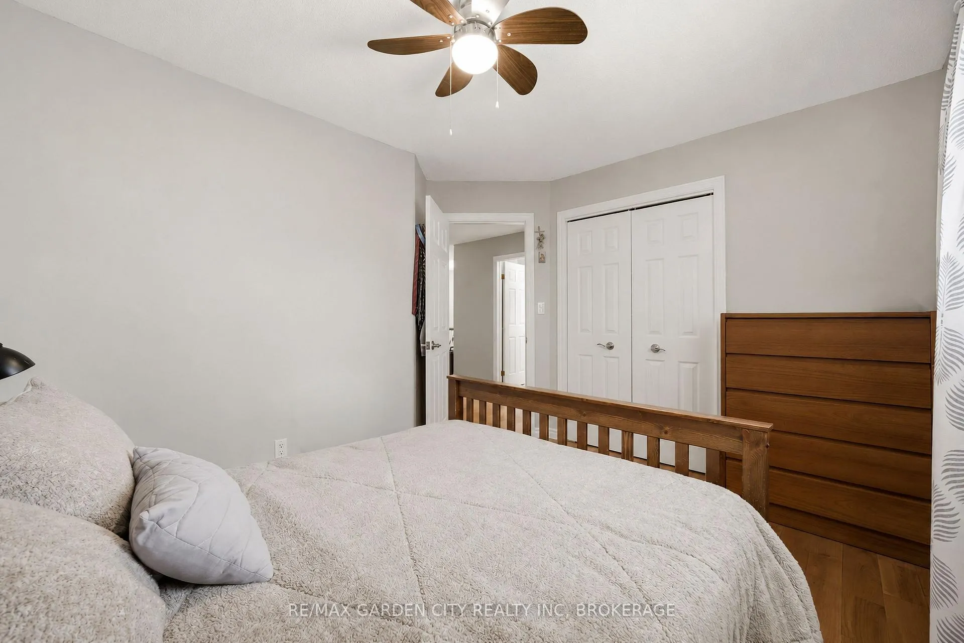 Photo 26 of 13 Third Avenue, St. Catharines, Grapeview — HOMEH