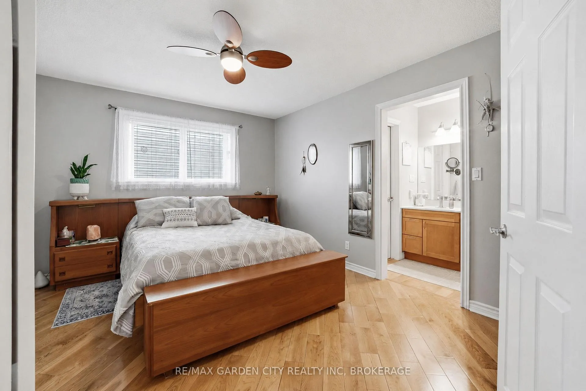 Photo 27 of 13 Third Avenue, St. Catharines, Grapeview — HOMEH