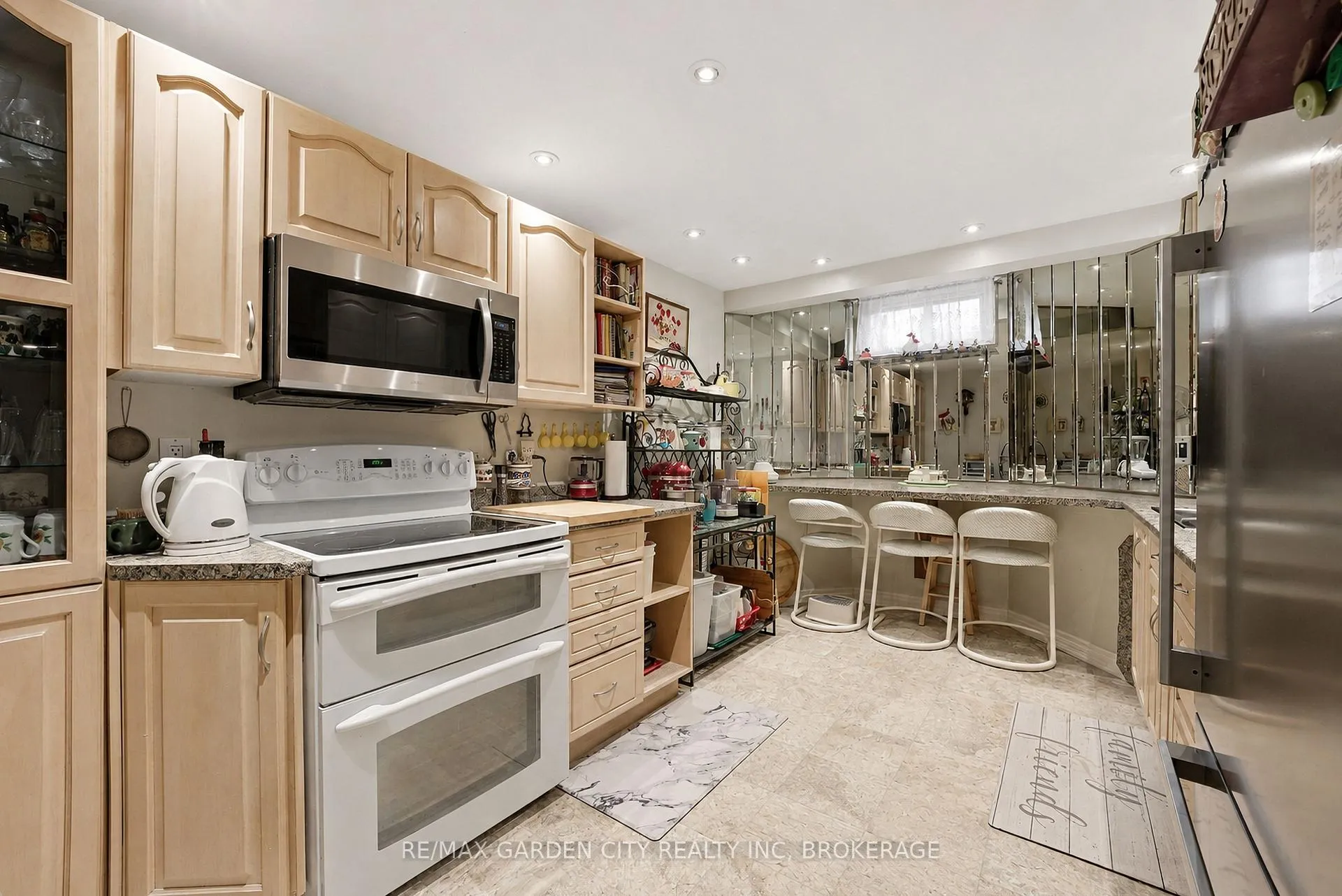 Photo 30 of 13 Third Avenue, St. Catharines, Grapeview — HOMEH