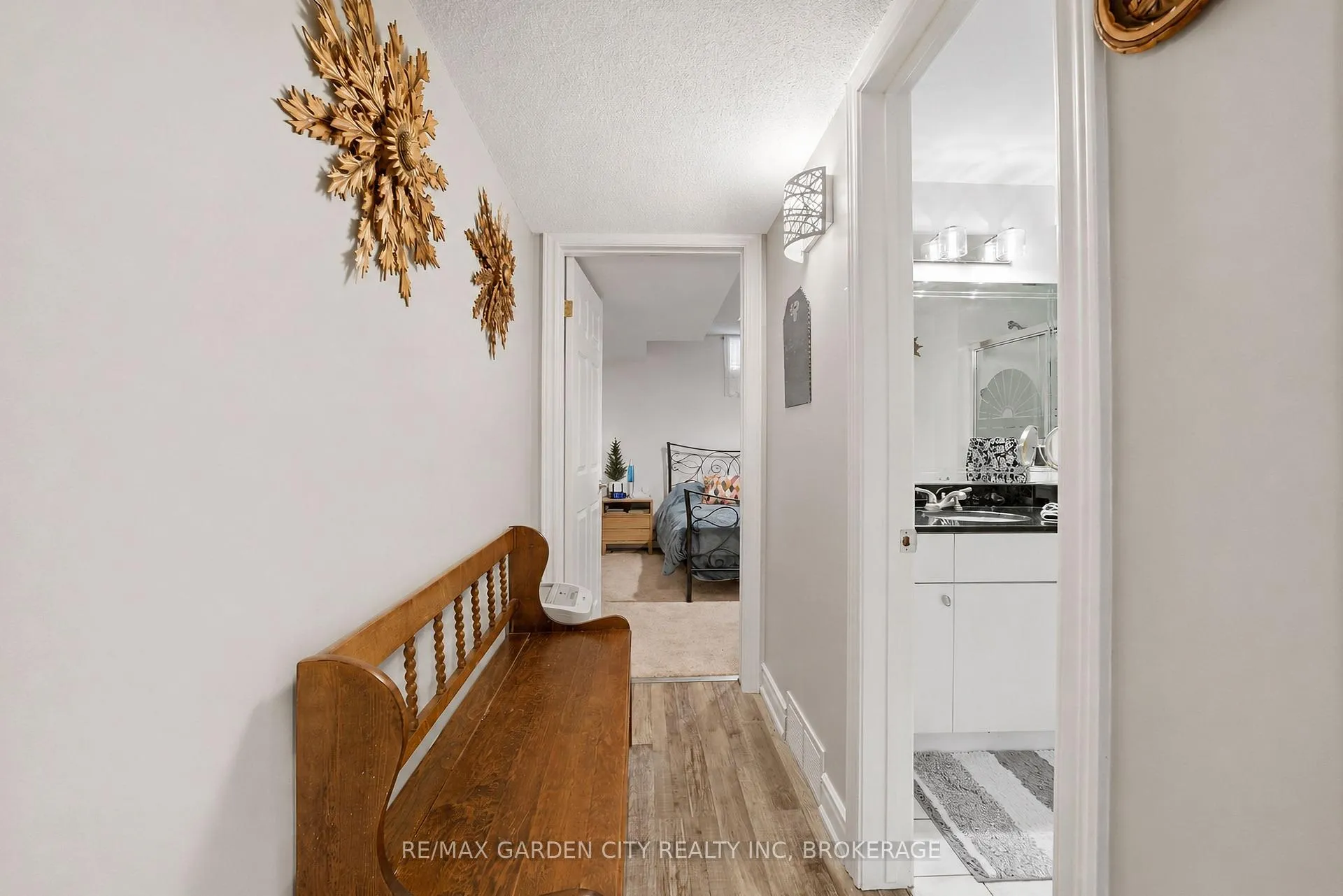 Photo 32 of 13 Third Avenue, St. Catharines, Grapeview — HOMEH