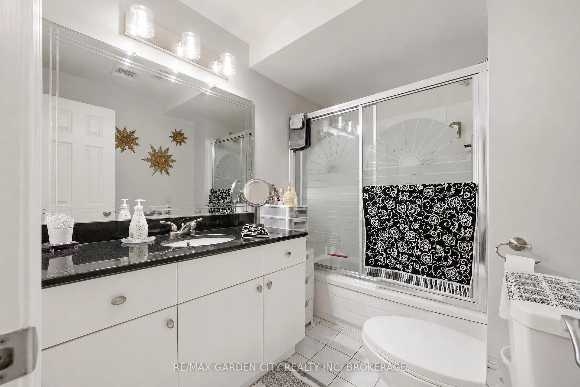 Photo 35 of 13 Third Avenue, St. Catharines, Grapeview — HOMEH