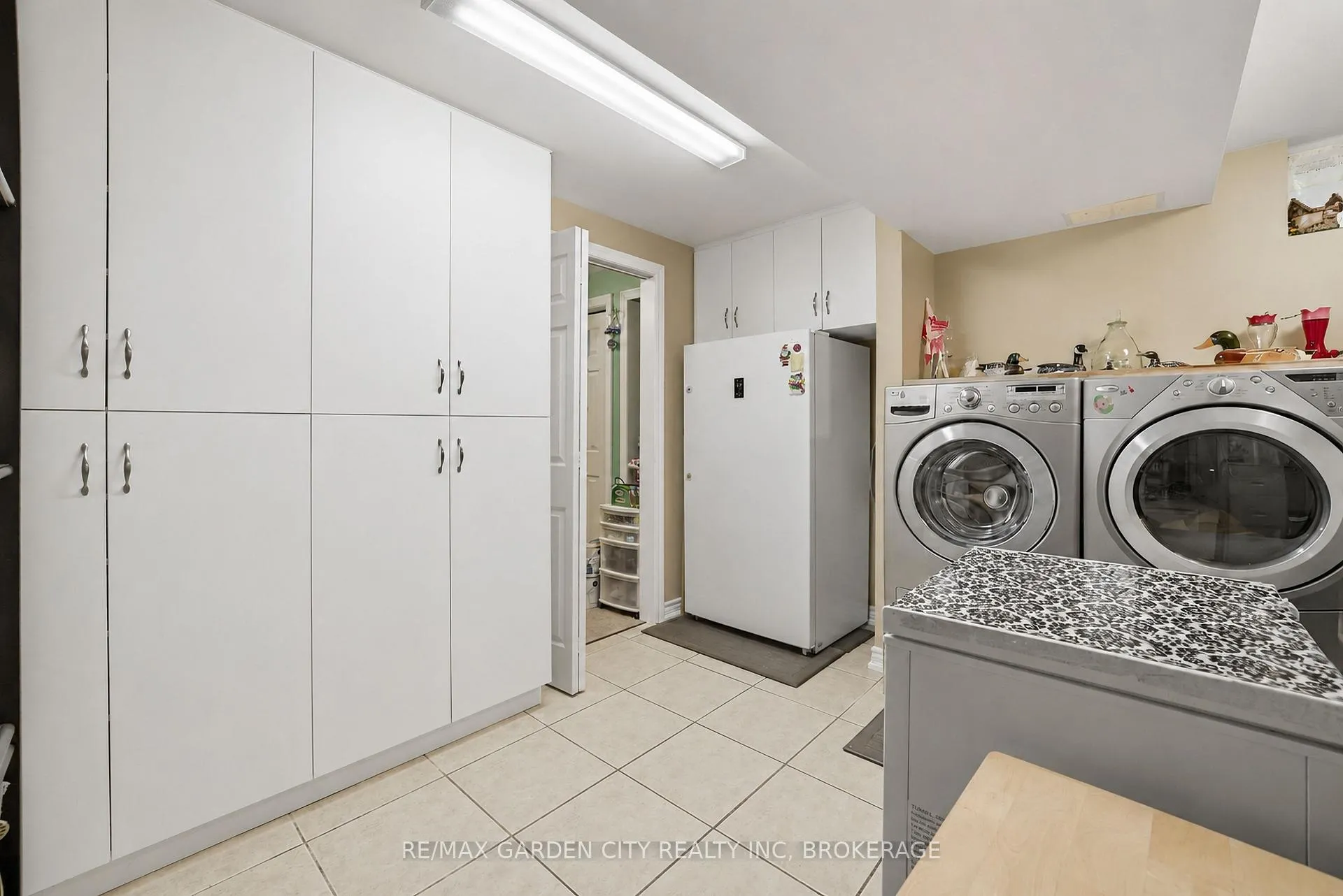 Photo 37 of 13 Third Avenue, St. Catharines, Grapeview — HOMEH