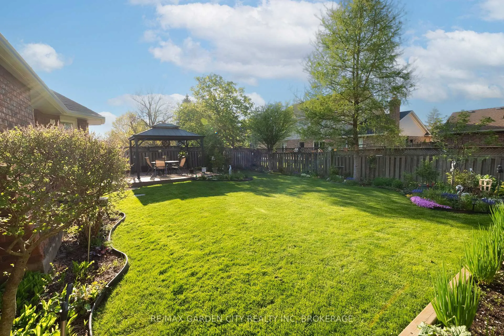 Photo 38 of 13 Third Avenue, St. Catharines, Grapeview — HOMEH