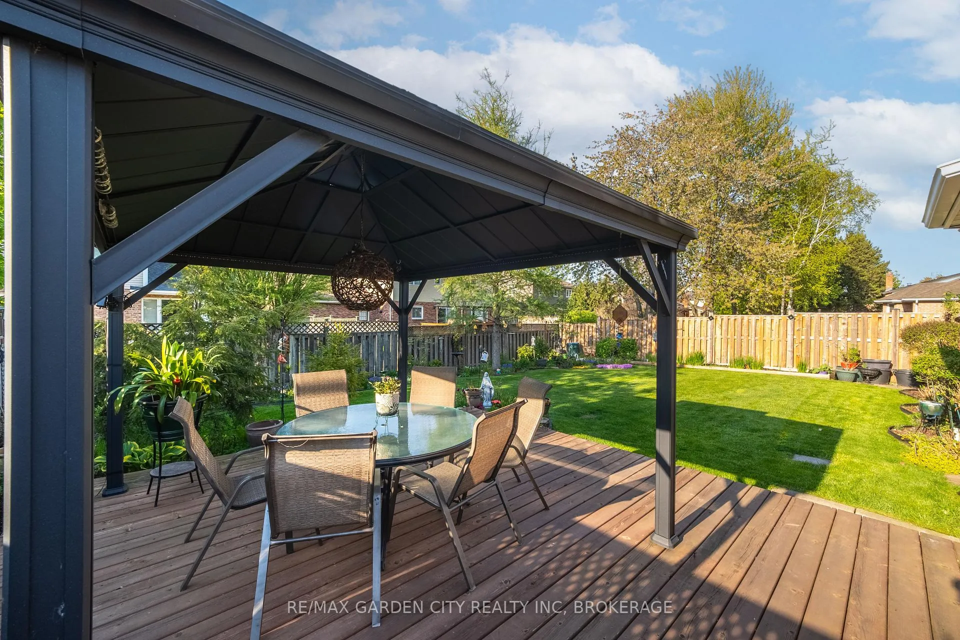 Photo 41 of 13 Third Avenue, St. Catharines, Grapeview — HOMEH