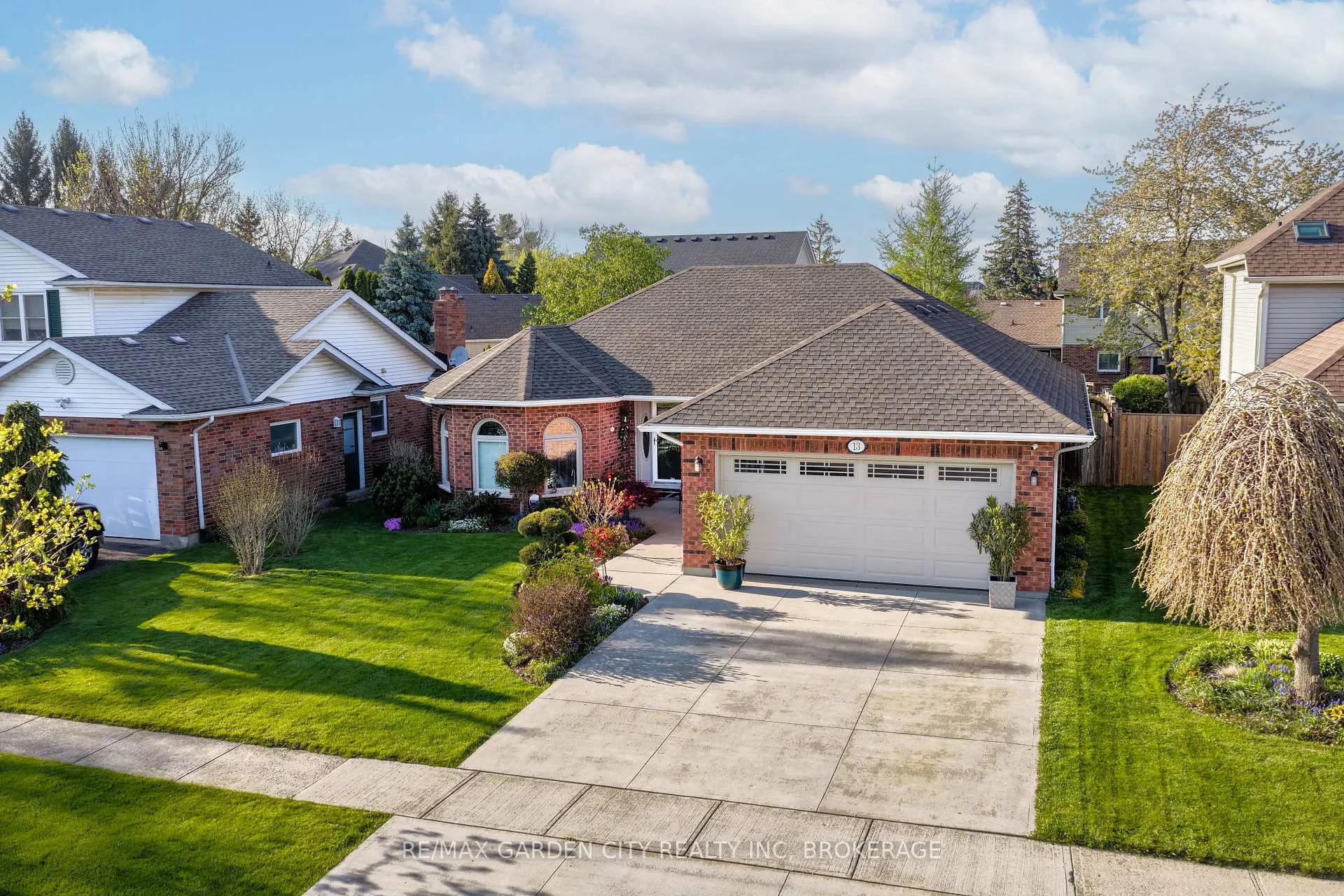 Photo 45 of 13 Third Avenue, St. Catharines, Grapeview — HOMEH