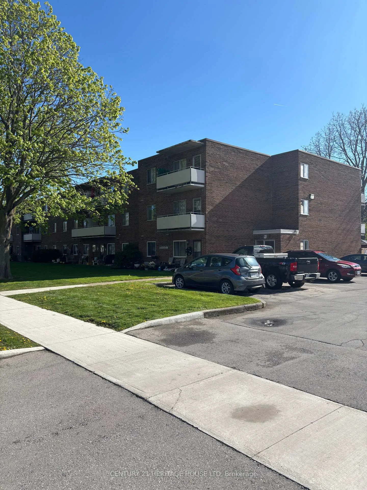Front of Unit 303, 41 Parkside Drive