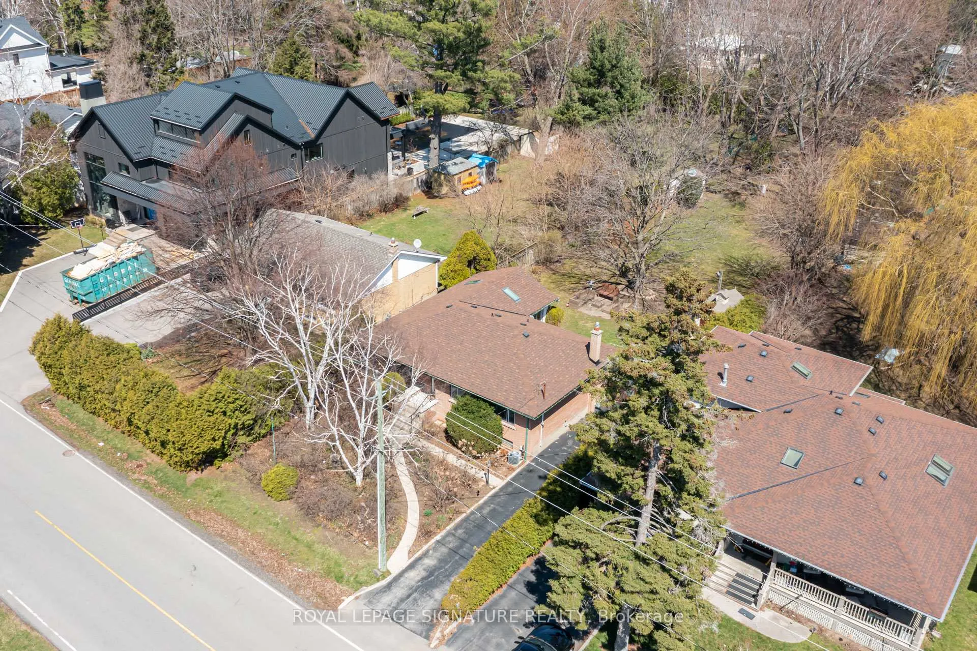 Photo 1 of 411 Maplehurst Avenue, Oakville, West — HOMEH