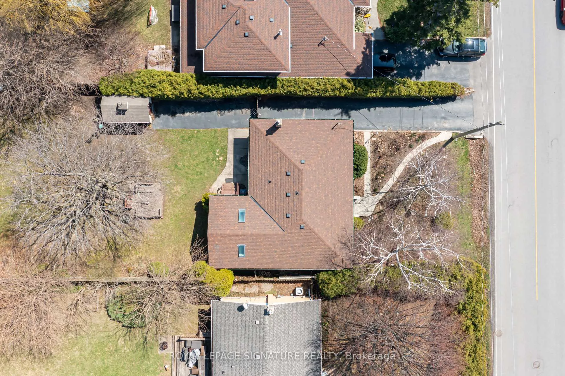 Photo 3 of 411 Maplehurst Avenue, Oakville, West — HOMEH