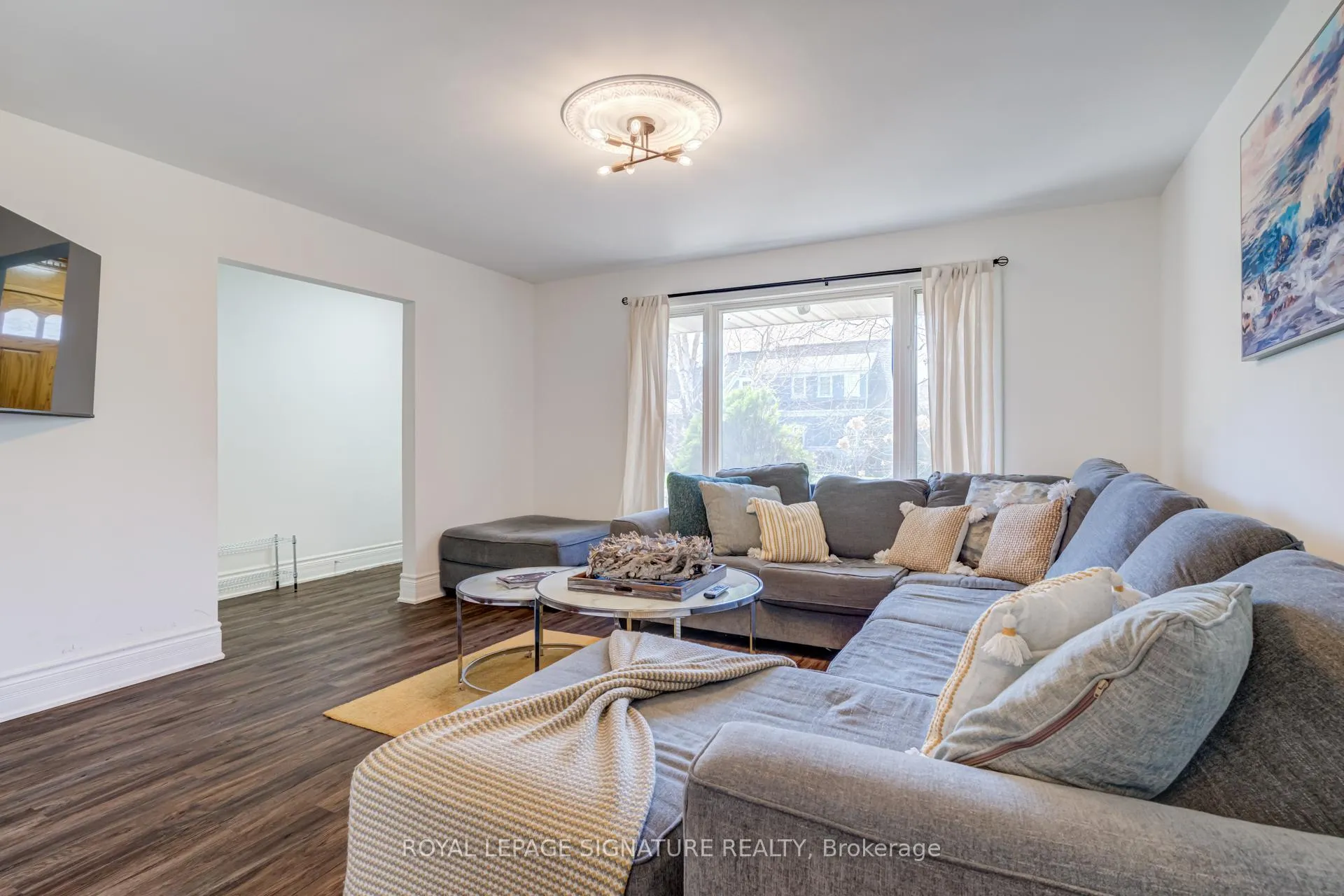 Photo 7 of 411 Maplehurst Avenue, Oakville, West — HOMEH