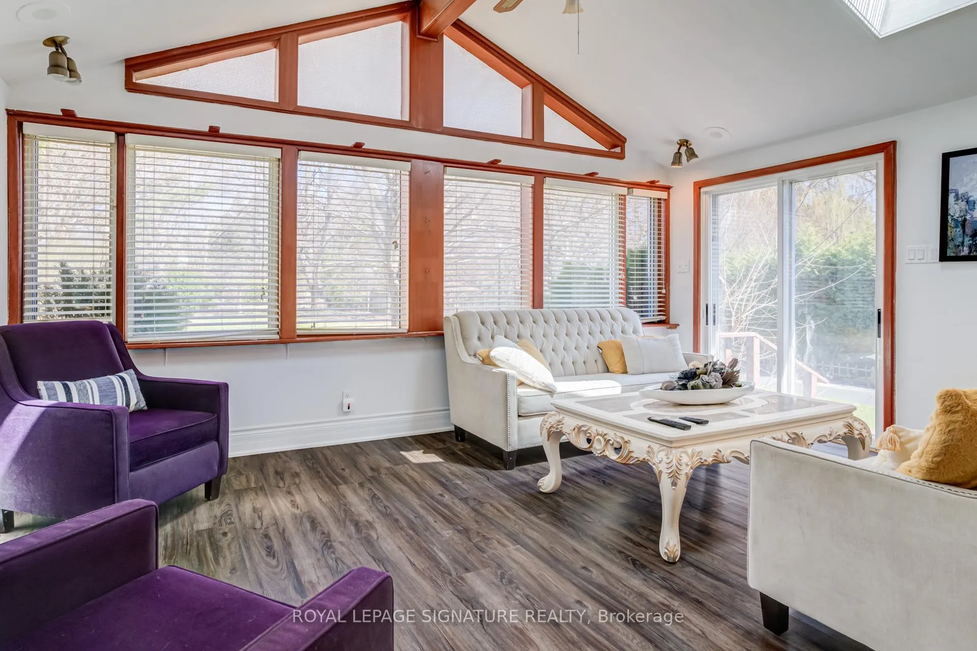 Photo 12 of 411 Maplehurst Avenue, Oakville, West — HOMEH