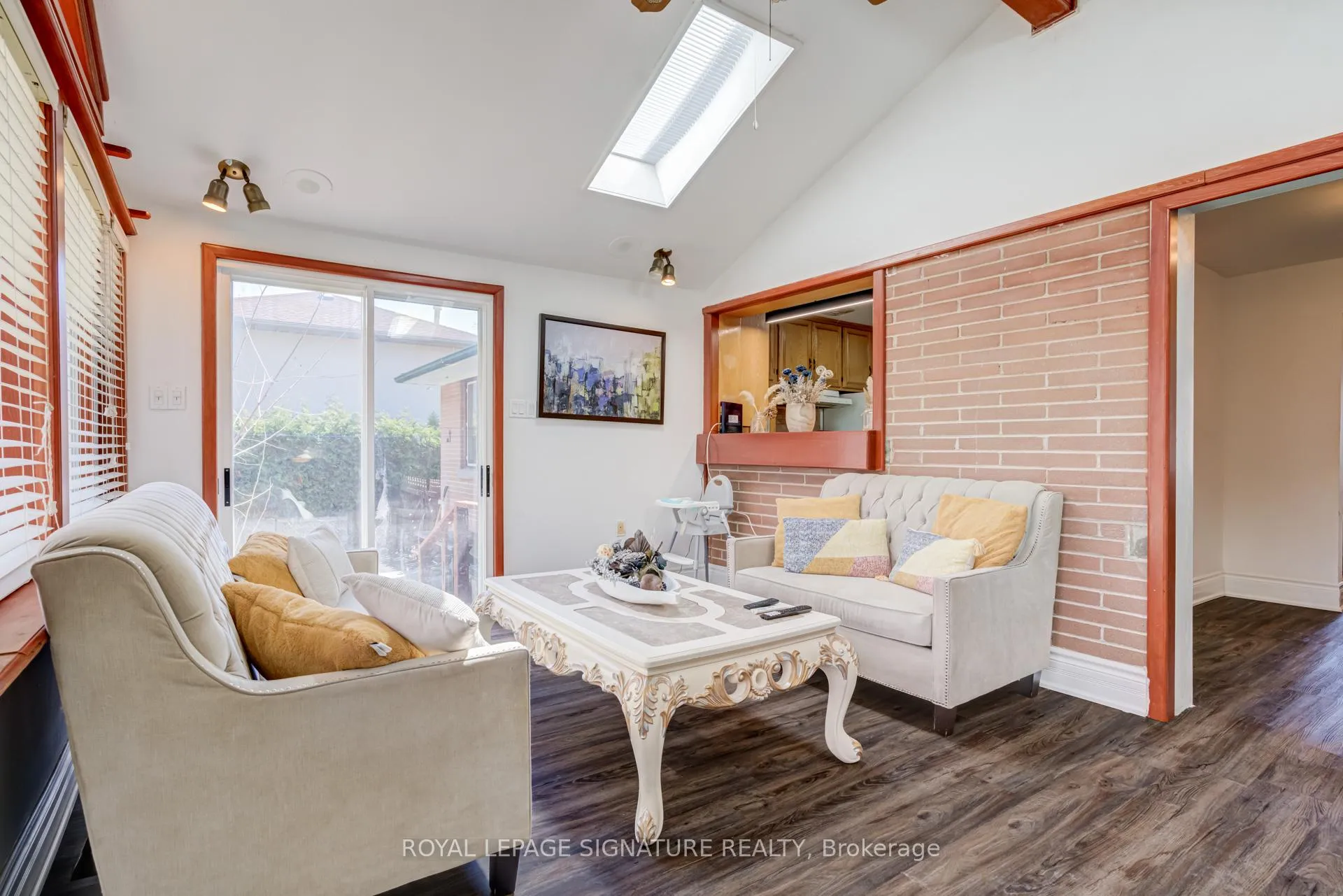 Photo 13 of 411 Maplehurst Avenue, Oakville, West — HOMEH
