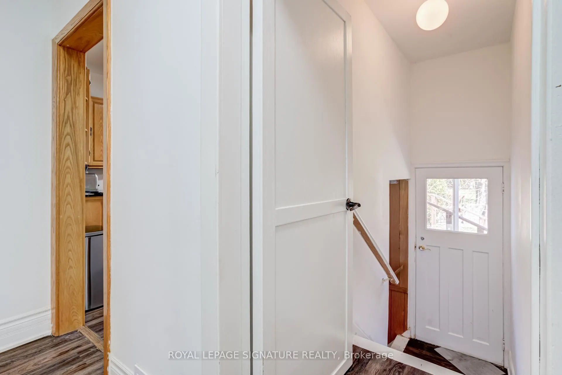 Photo 19 of 411 Maplehurst Avenue, Oakville, West — HOMEH