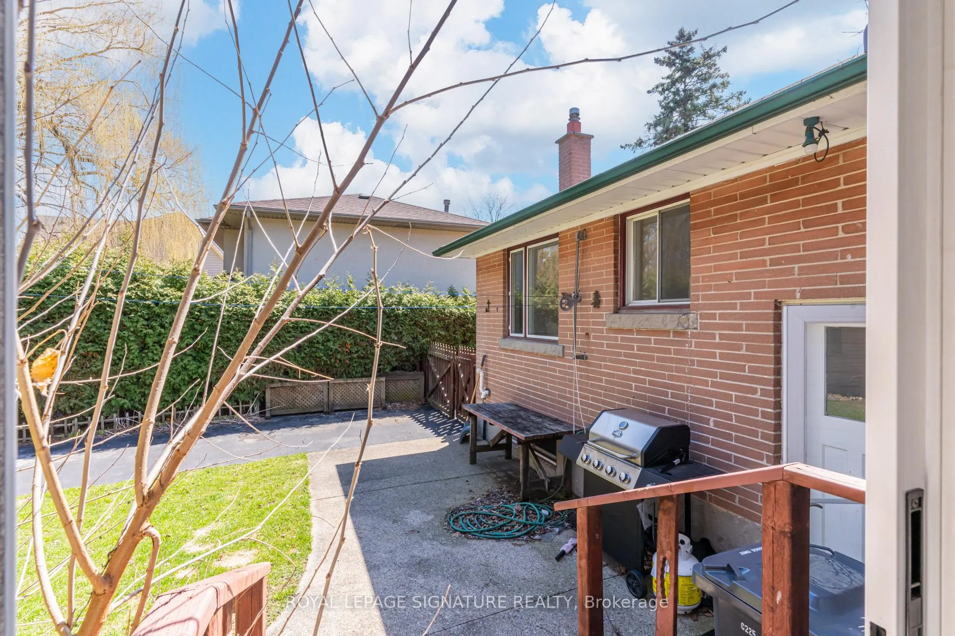 Photo 20 of 411 Maplehurst Avenue, Oakville, West — HOMEH