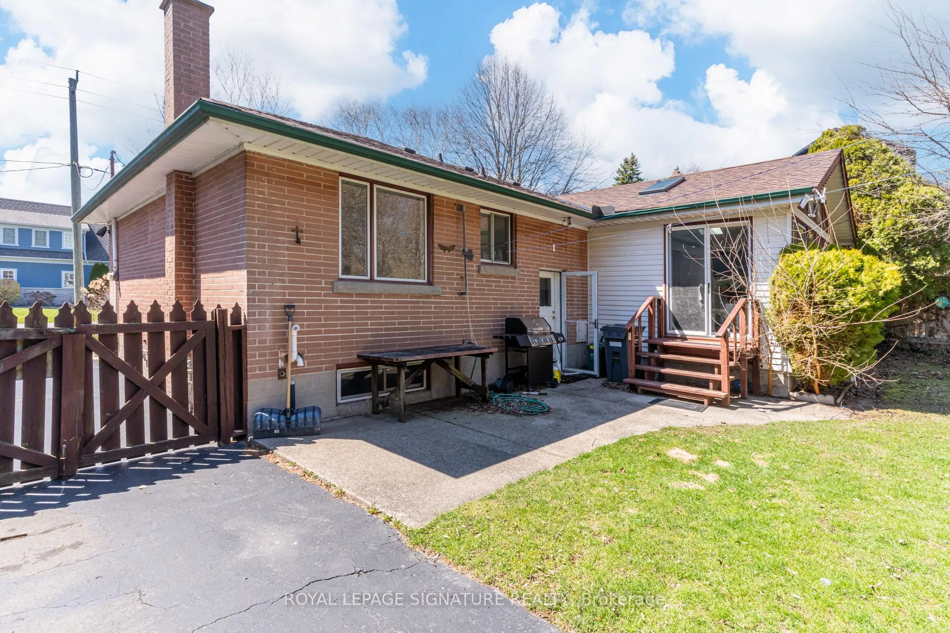 Photo 21 of 411 Maplehurst Avenue, Oakville, West — HOMEH