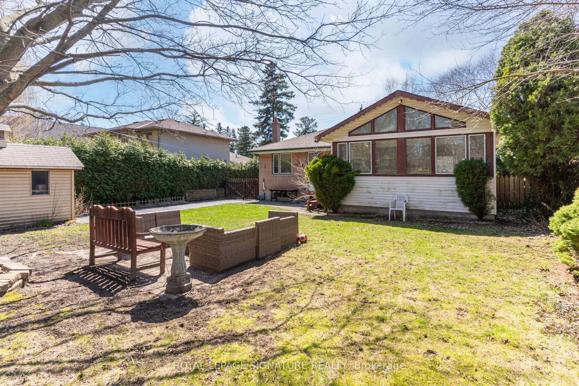 Photo 23 of 411 Maplehurst Avenue, Oakville, West — HOMEH