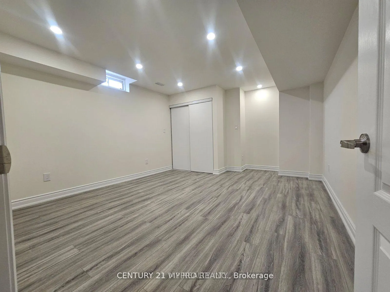 Photo 6 of Unit Basement, 25 Kentley Street, Markham, Berczy — HOMEH