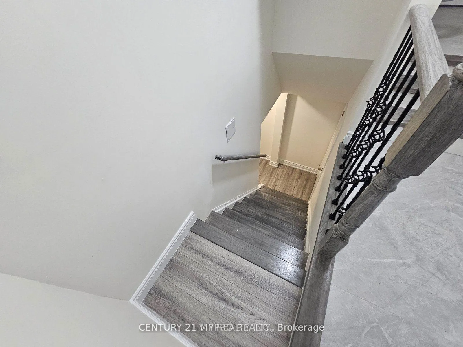 Photo 13 of Unit Basement, 25 Kentley Street, Markham, Berczy — HOMEH