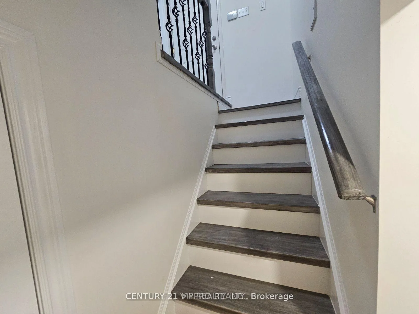 Photo 14 of Unit Basement, 25 Kentley Street, Markham, Berczy — HOMEH