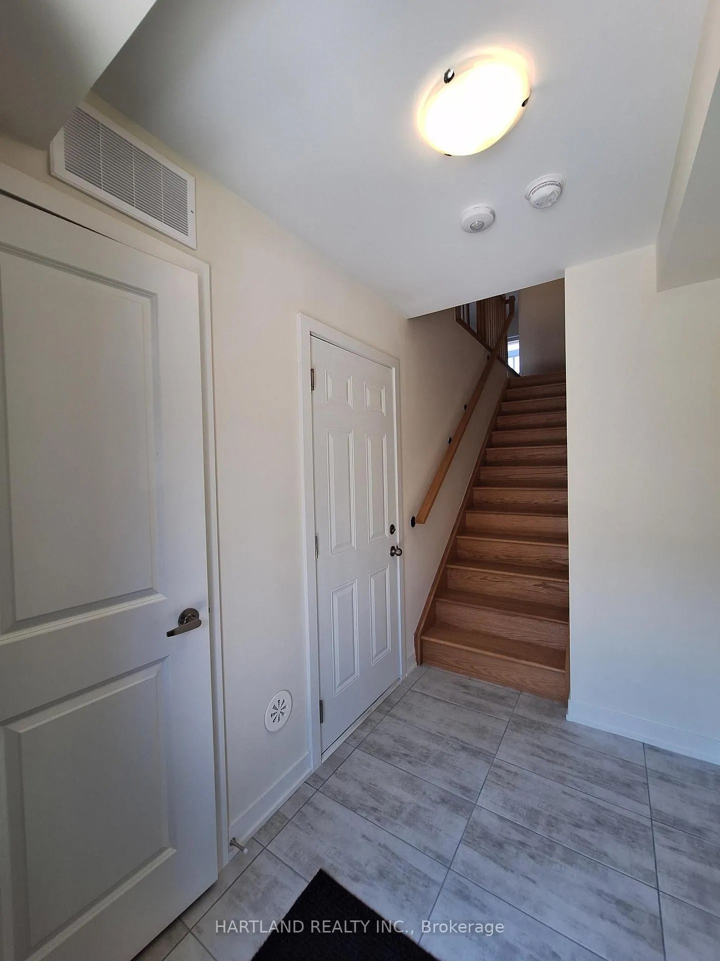 Photo 2 of Unit 1202, 1695 Dersan Street, Pickering, Duffin Heights — HOMEH