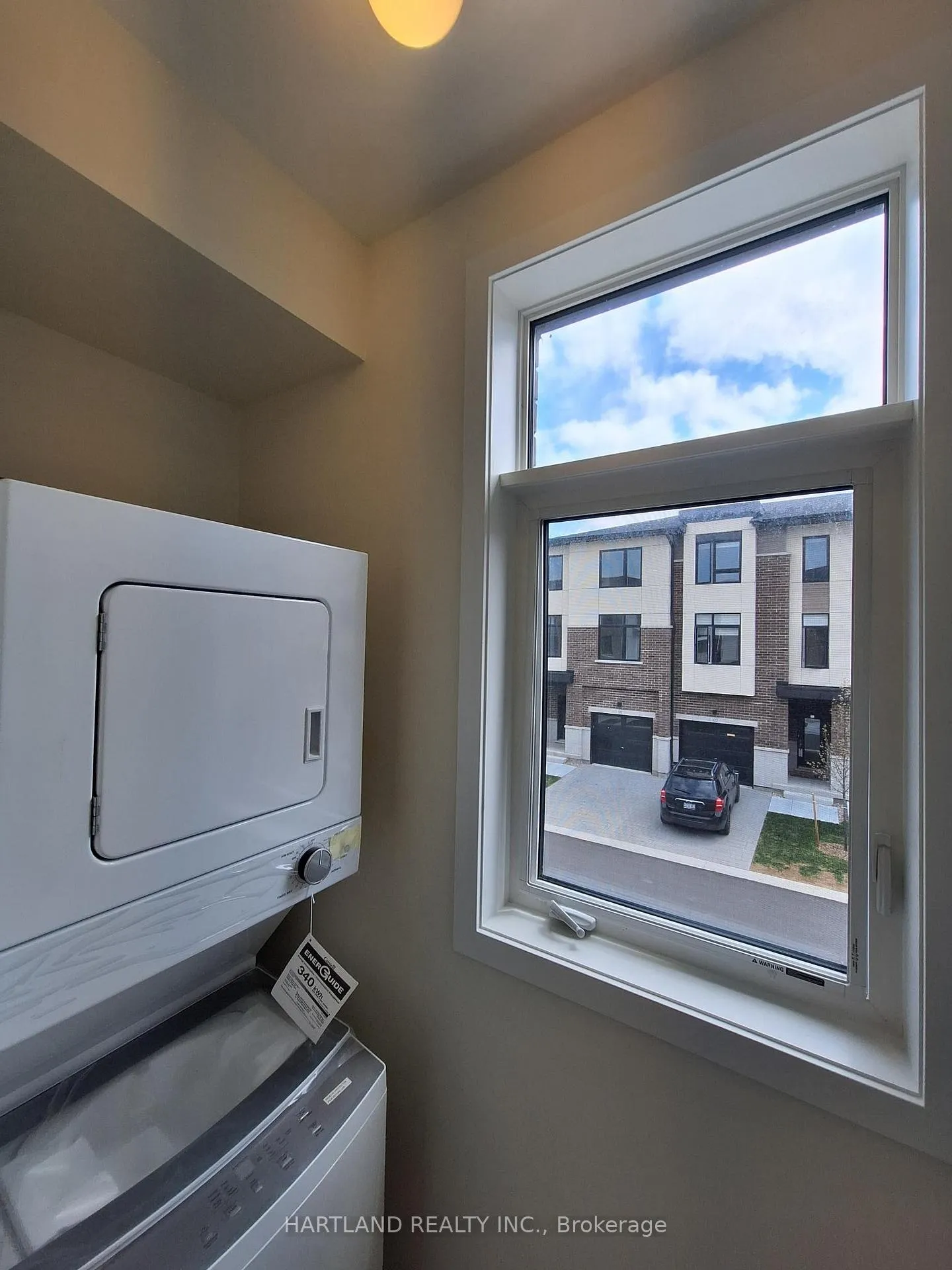 Photo 10 of Unit 1202, 1695 Dersan Street, Pickering, Duffin Heights — HOMEH