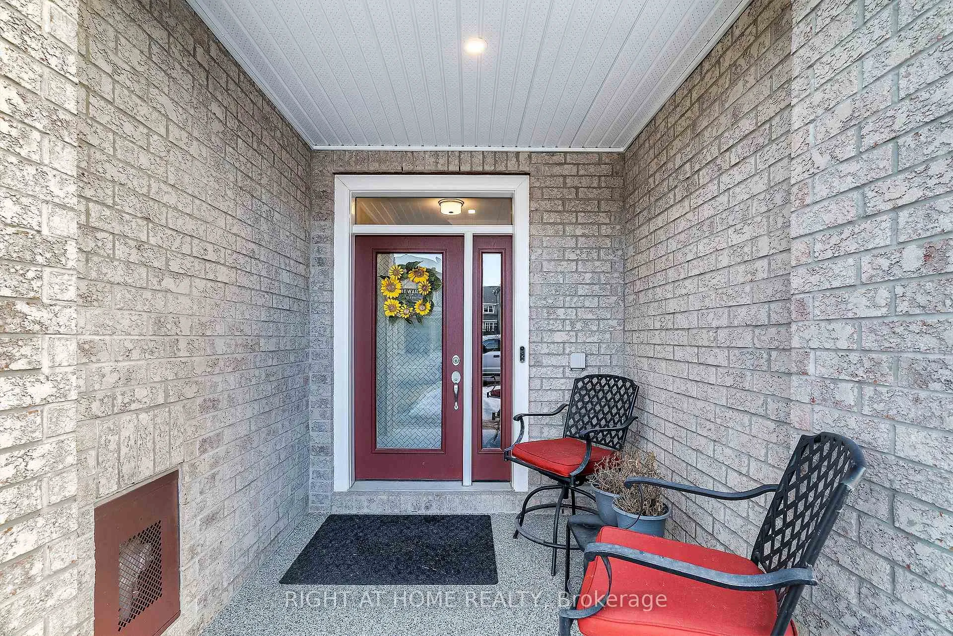 Photo 3 of 614 Taliesin Crescent, Ottawa, Remainder of Stittsville & Area — HOMEH