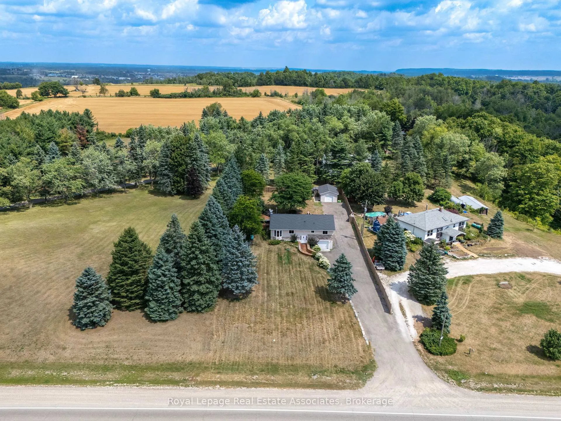 Photo 2 of 5527 Trafalgar Road, Erin, Rural Erin — HOMEH