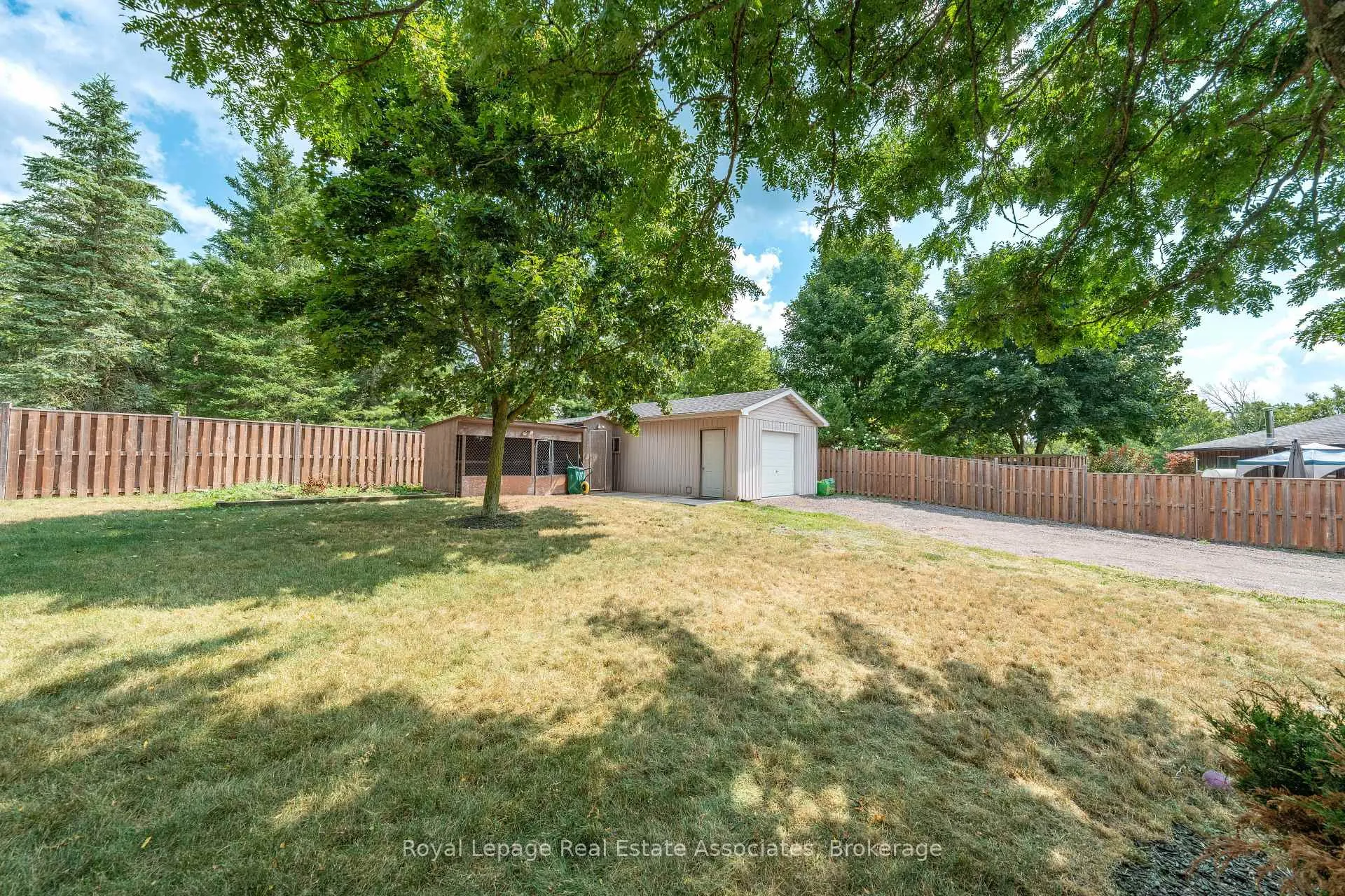 Photo 37 of 5527 Trafalgar Road, Erin, Rural Erin — HOMEH