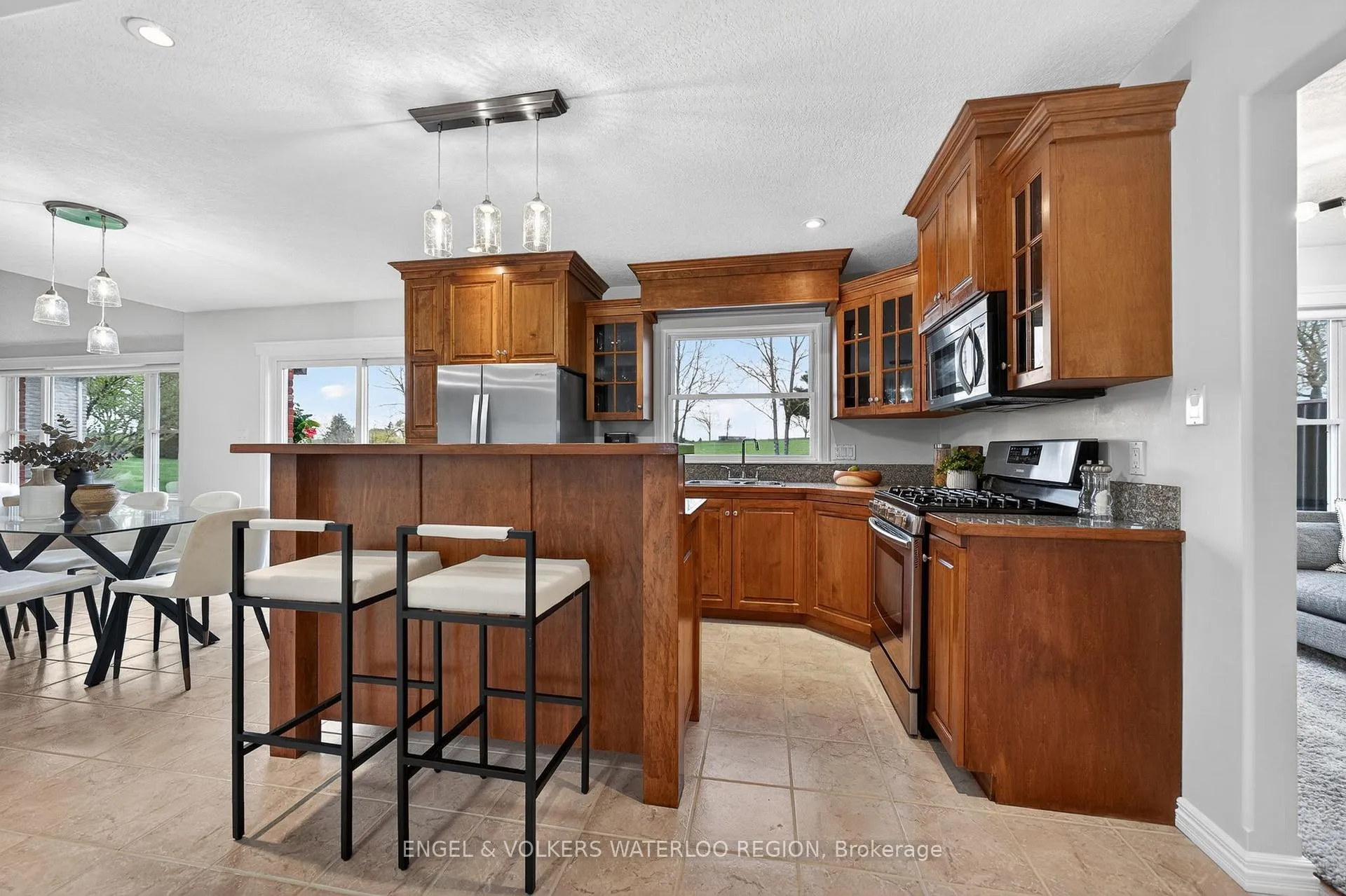 Photo 14 of 28 Rhine Meadow Road, Woolwich — HOMEH