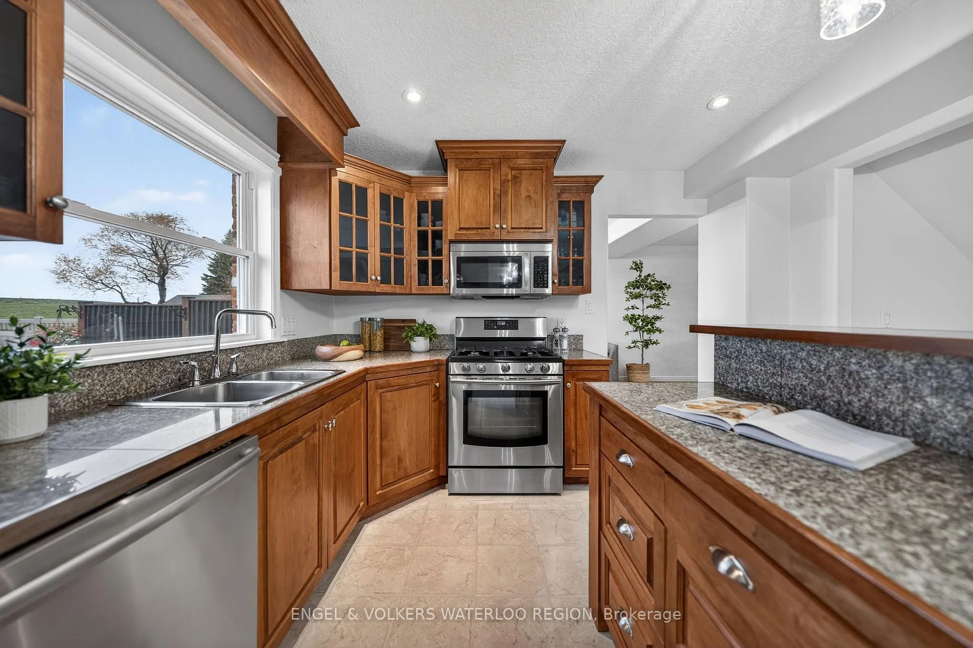 Photo 16 of 28 Rhine Meadow Road, Woolwich — HOMEH