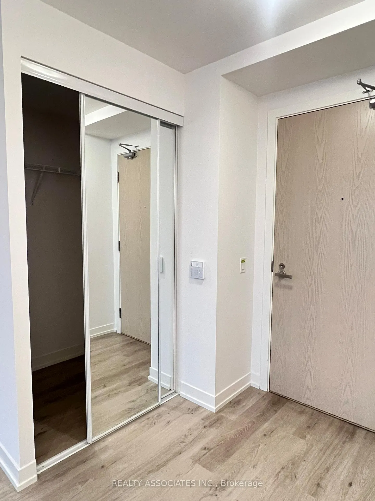 Photo 6 of Unit 5305, 138 Downes Street, Seguin, Waterfront Communities — HOMEH