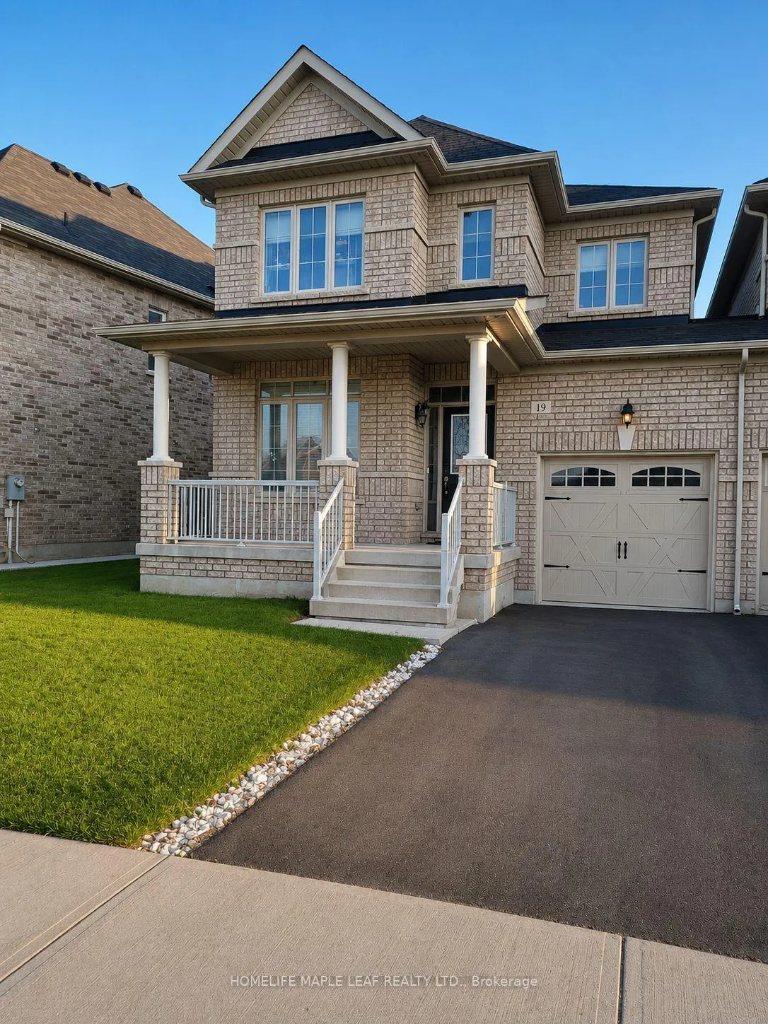 Photo 2 of 19 Vanwood Crescent, Brampton, Vales of Castlemore — HOMEH