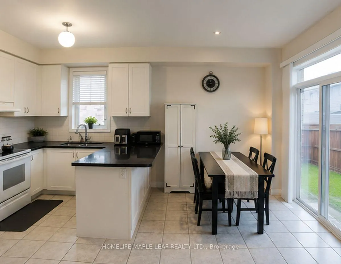 Photo 8 of 19 Vanwood Crescent, Brampton, Vales of Castlemore — HOMEH