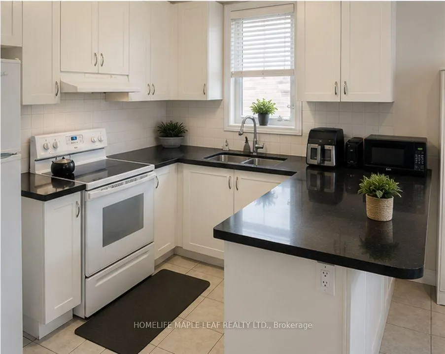 Photo 9 of 19 Vanwood Crescent, Brampton, Vales of Castlemore — HOMEH