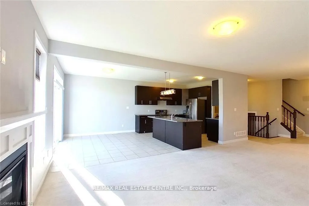 Photo 5 of 1560 Finley Crescent, London, North I — HOMEH