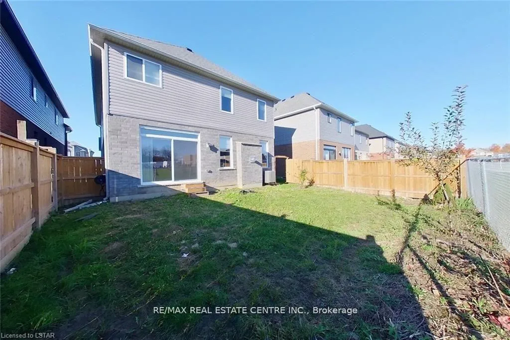 Photo 19 of 1560 Finley Crescent, London, North I — HOMEH