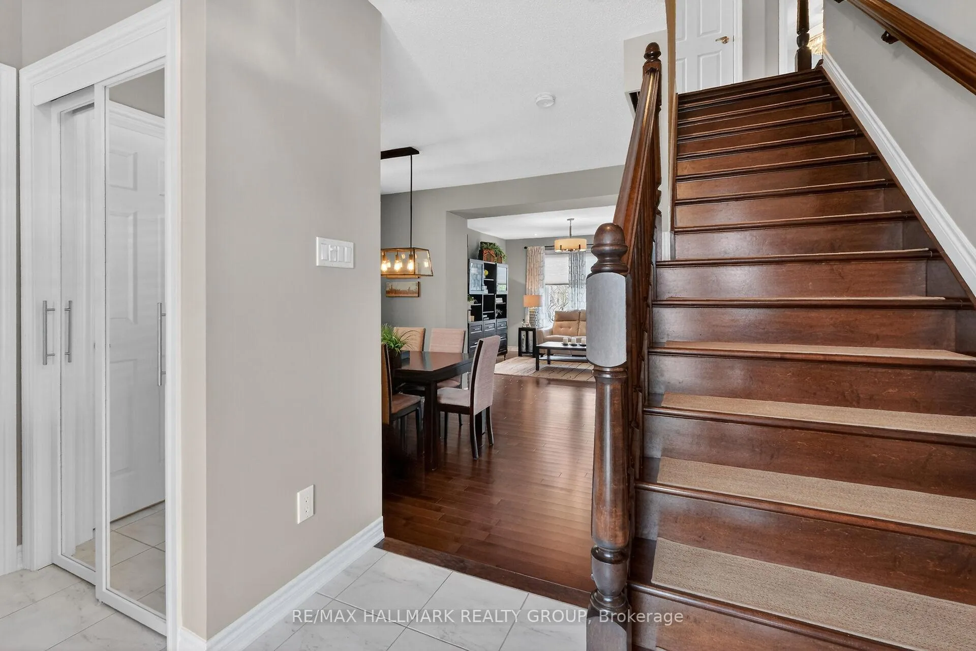 Photo 7 of 516 Sunlit Circle, Ottawa, Notting Hill/Summerside — HOMEH