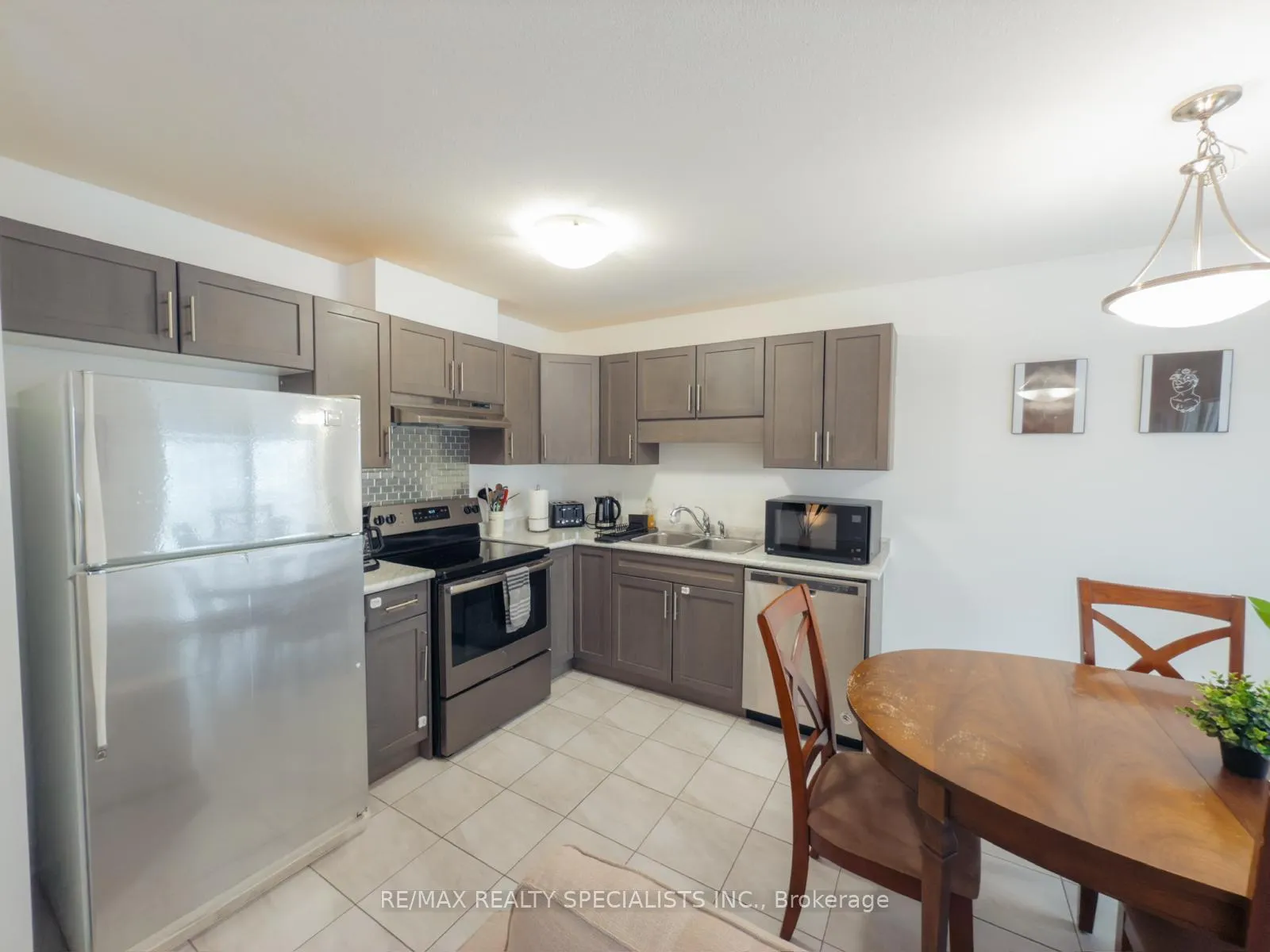 Photo 11 of 46 Haney Drive, Thorold, Hurricane/Merrittville — HOMEH