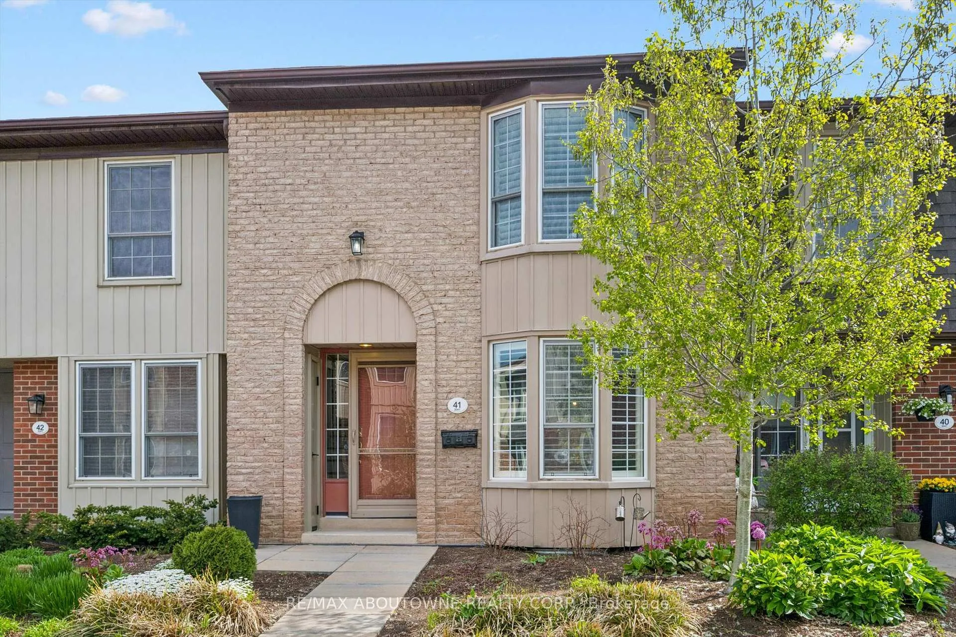 Photo 1 of Unit 41, 3041 Glencrest Road, Burlington, Roseland — HOMEH