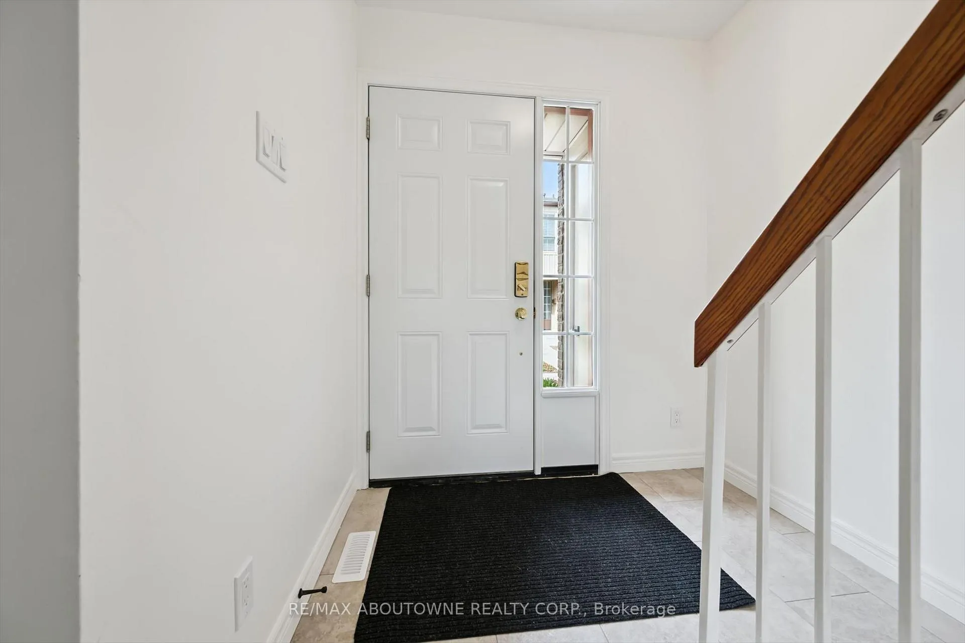 Photo 5 of Unit 41, 3041 Glencrest Road, Burlington, Roseland — HOMEH