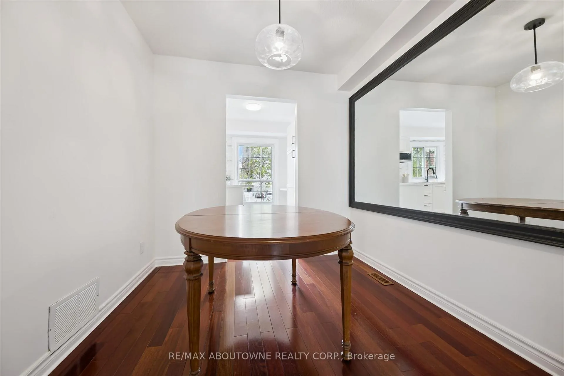 Photo 9 of Unit 41, 3041 Glencrest Road, Burlington, Roseland — HOMEH