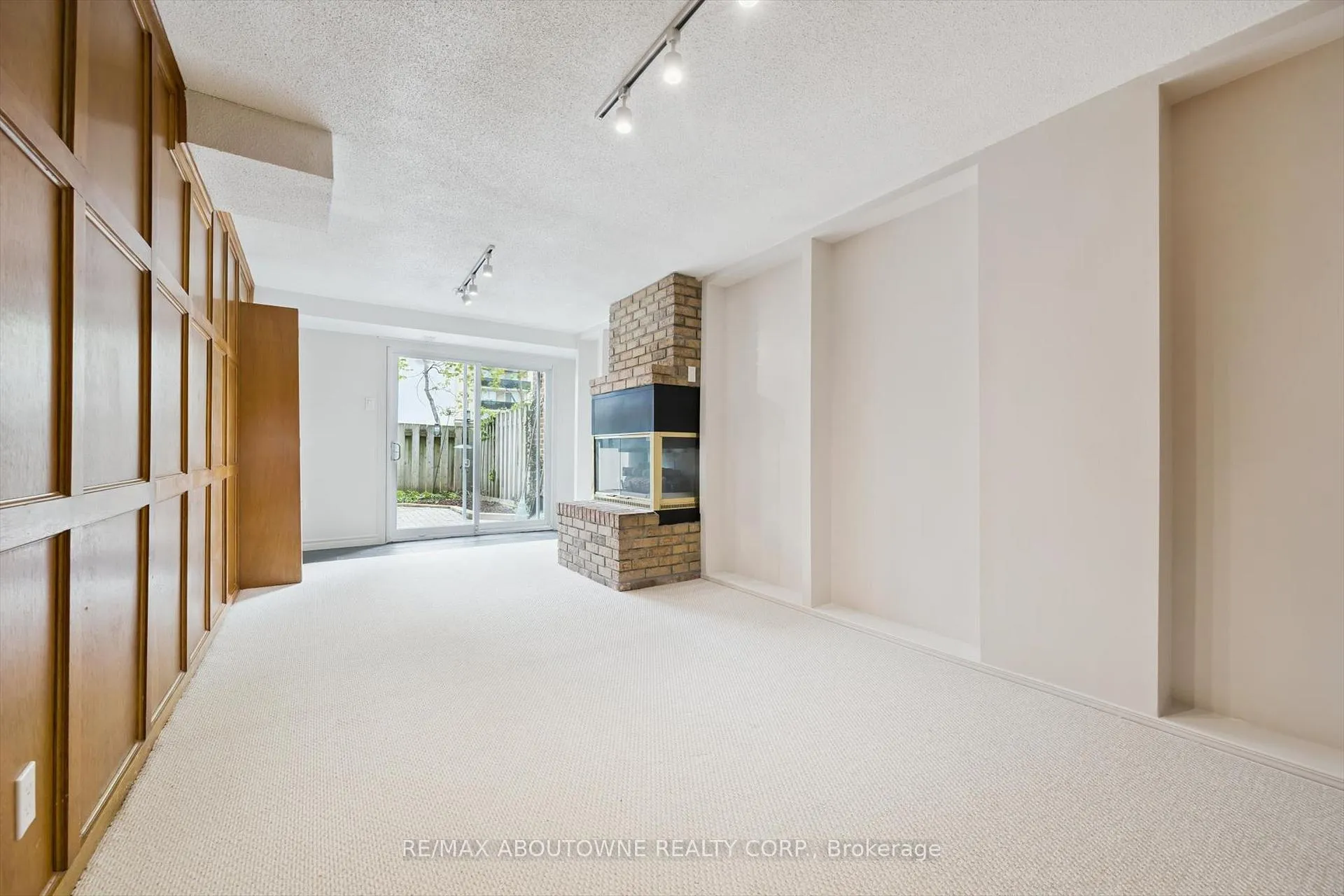 Photo 26 of Unit 41, 3041 Glencrest Road, Burlington, Roseland — HOMEH