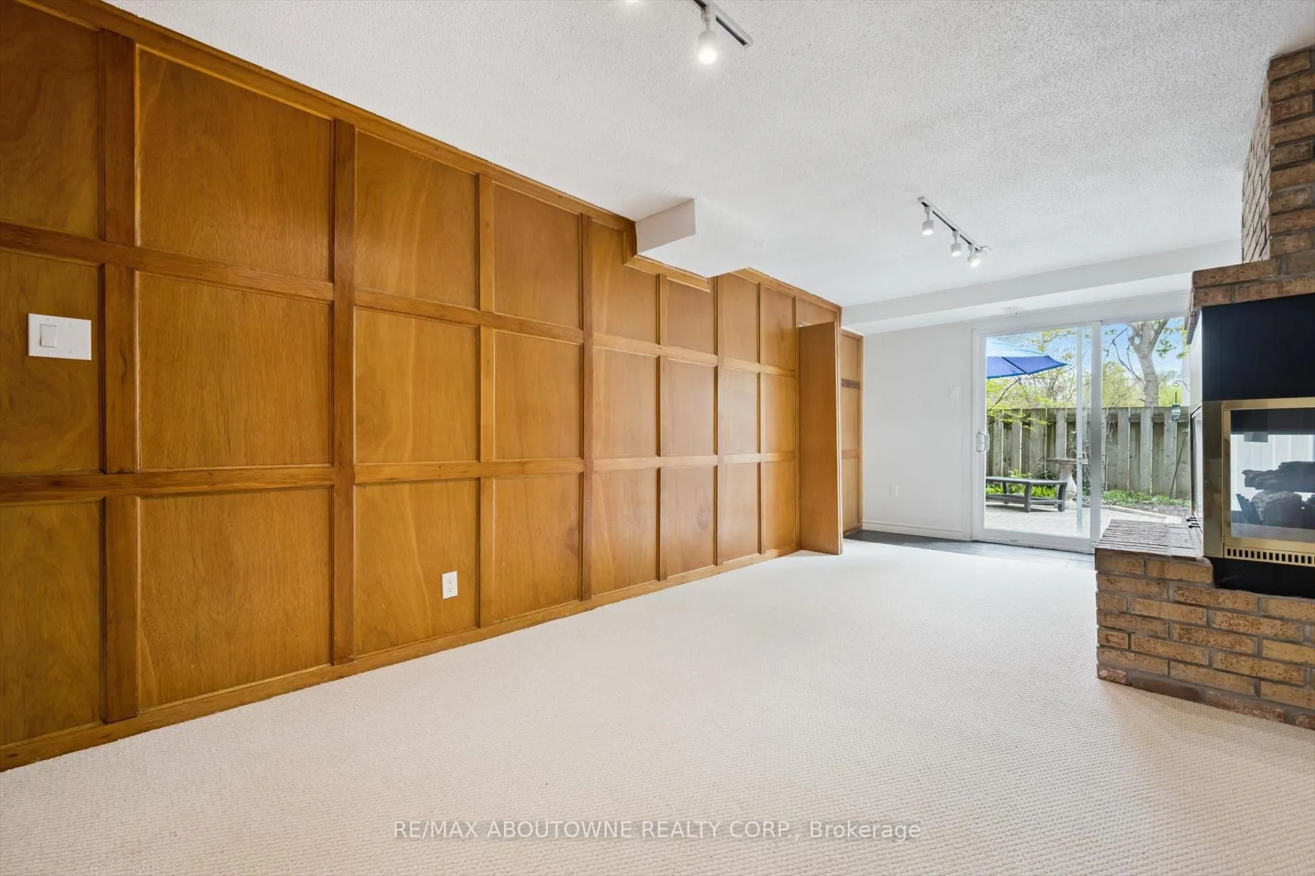 Photo 27 of Unit 41, 3041 Glencrest Road, Burlington, Roseland — HOMEH