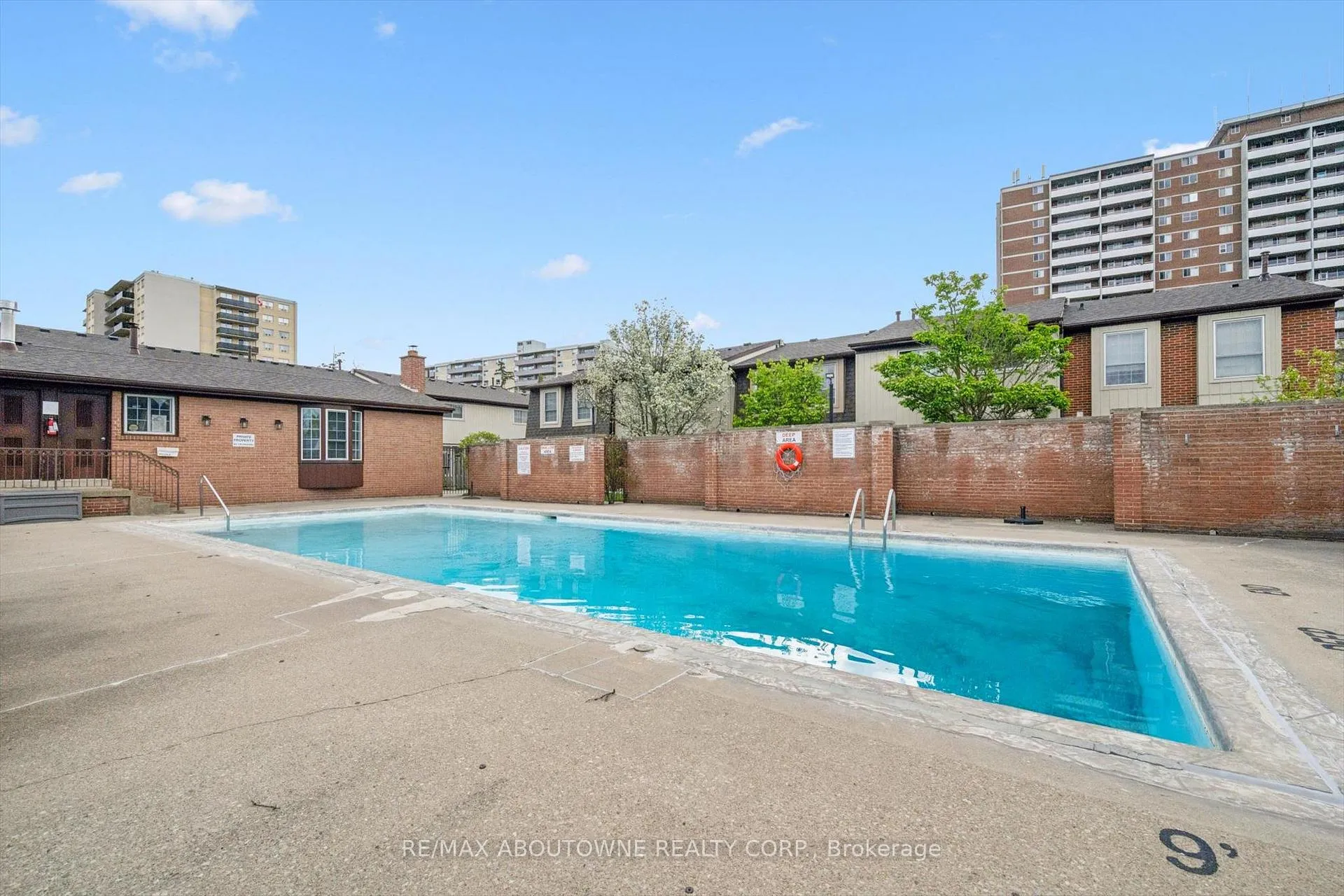 Photo 33 of Unit 41, 3041 Glencrest Road, Burlington, Roseland — HOMEH