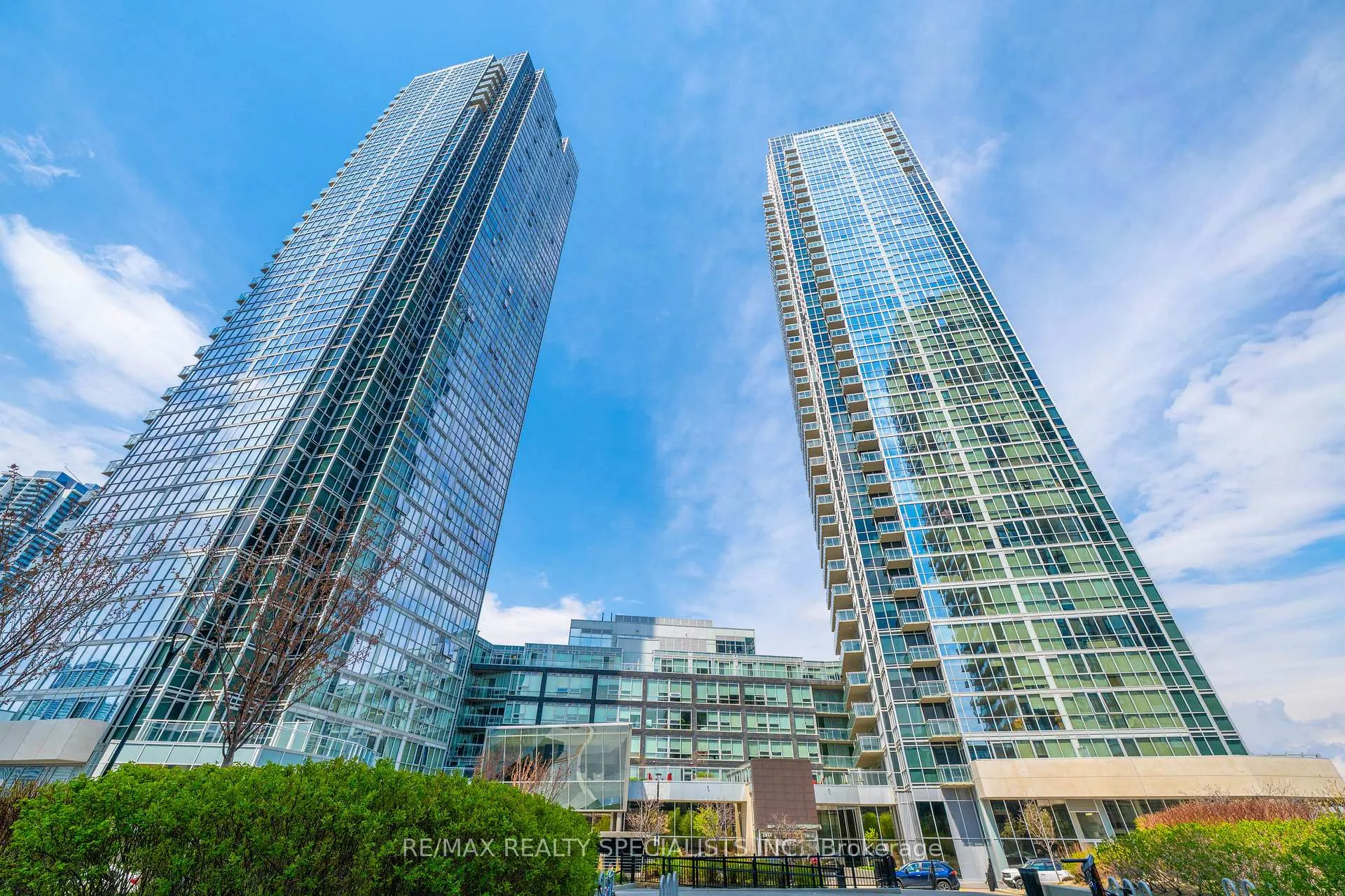 Photo 1 of Unit 2501, 2916 Highway 7, Vaughan, Concord — HOMEH