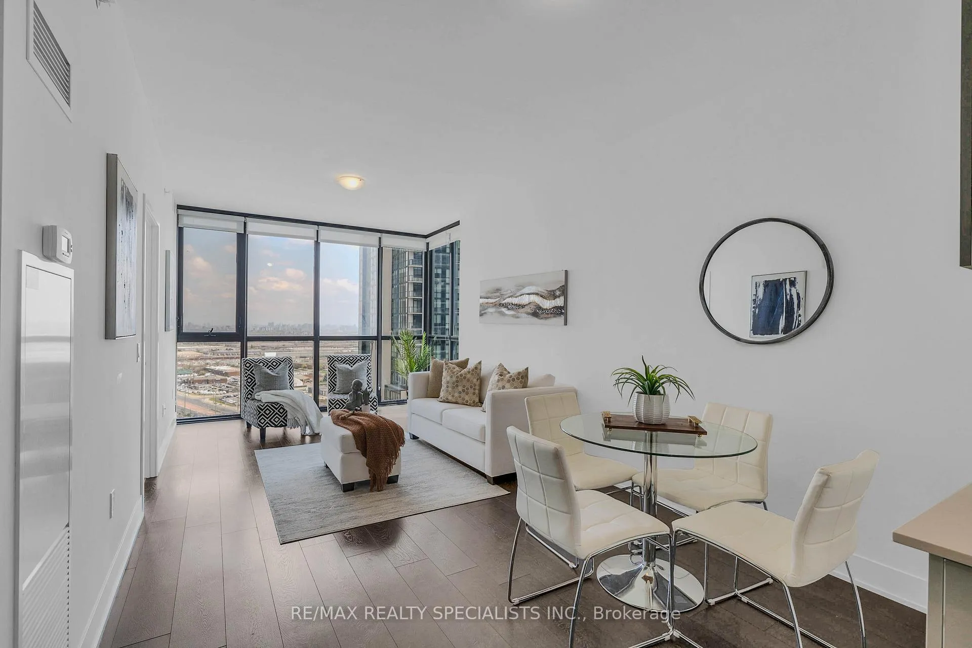 Photo 7 of Unit 2501, 2916 Highway 7, Vaughan, Concord — HOMEH