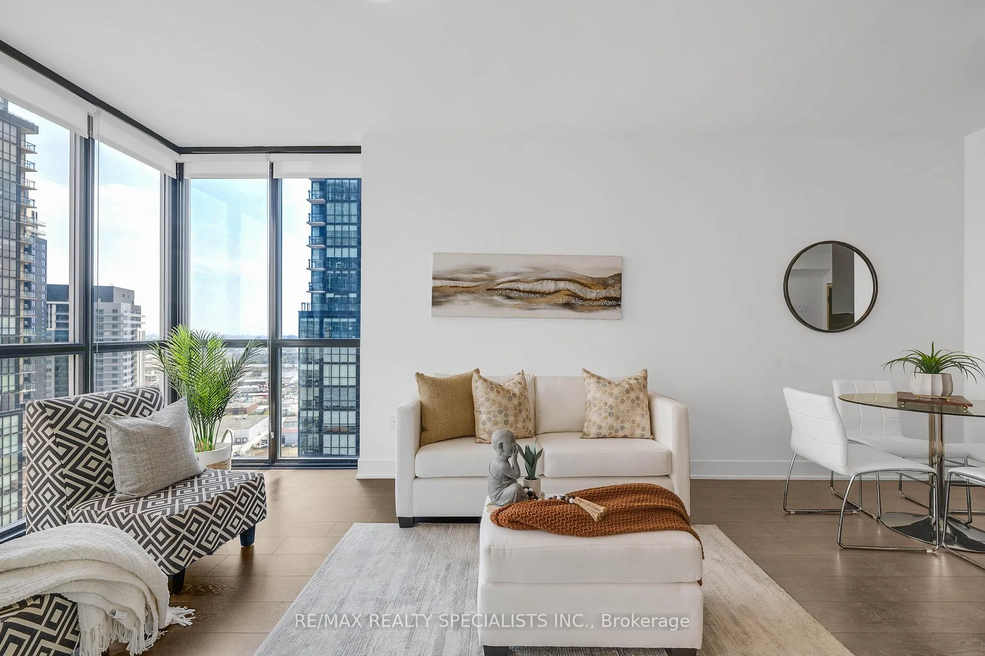 Photo 11 of Unit 2501, 2916 Highway 7, Vaughan, Concord — HOMEH
