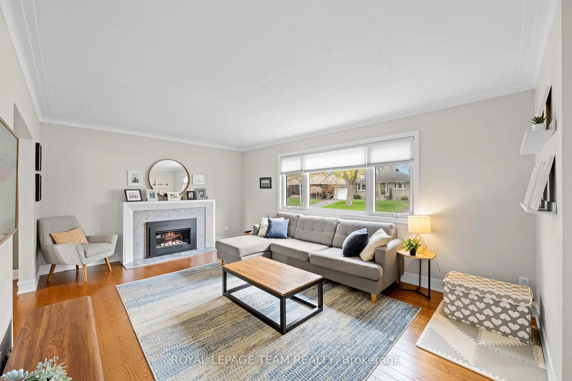 Photo 4 of 2064 Neepawa Avenue, Ottawa, Carlingwood — HOMEH