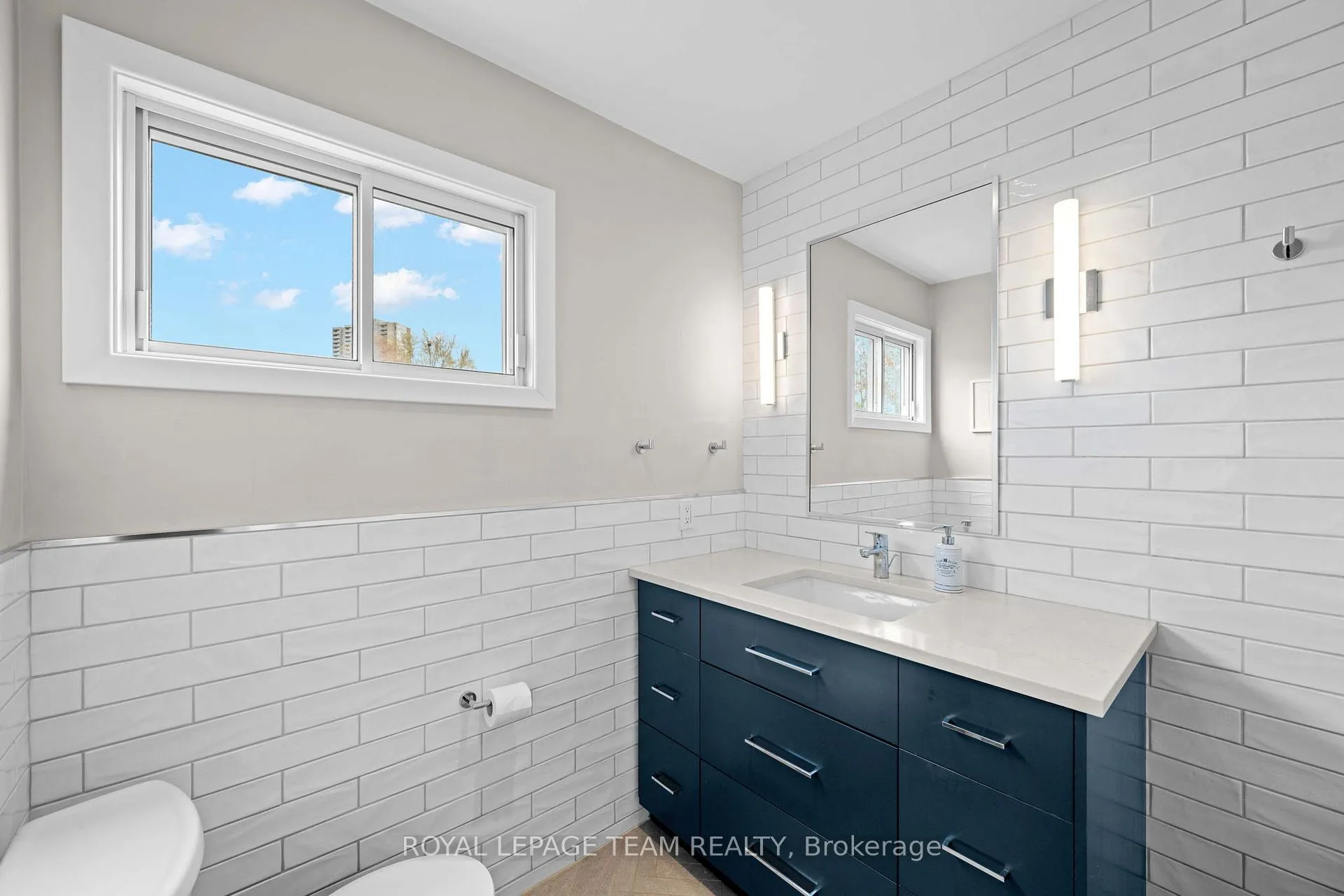 Photo 15 of 2064 Neepawa Avenue, Ottawa, Carlingwood — HOMEH