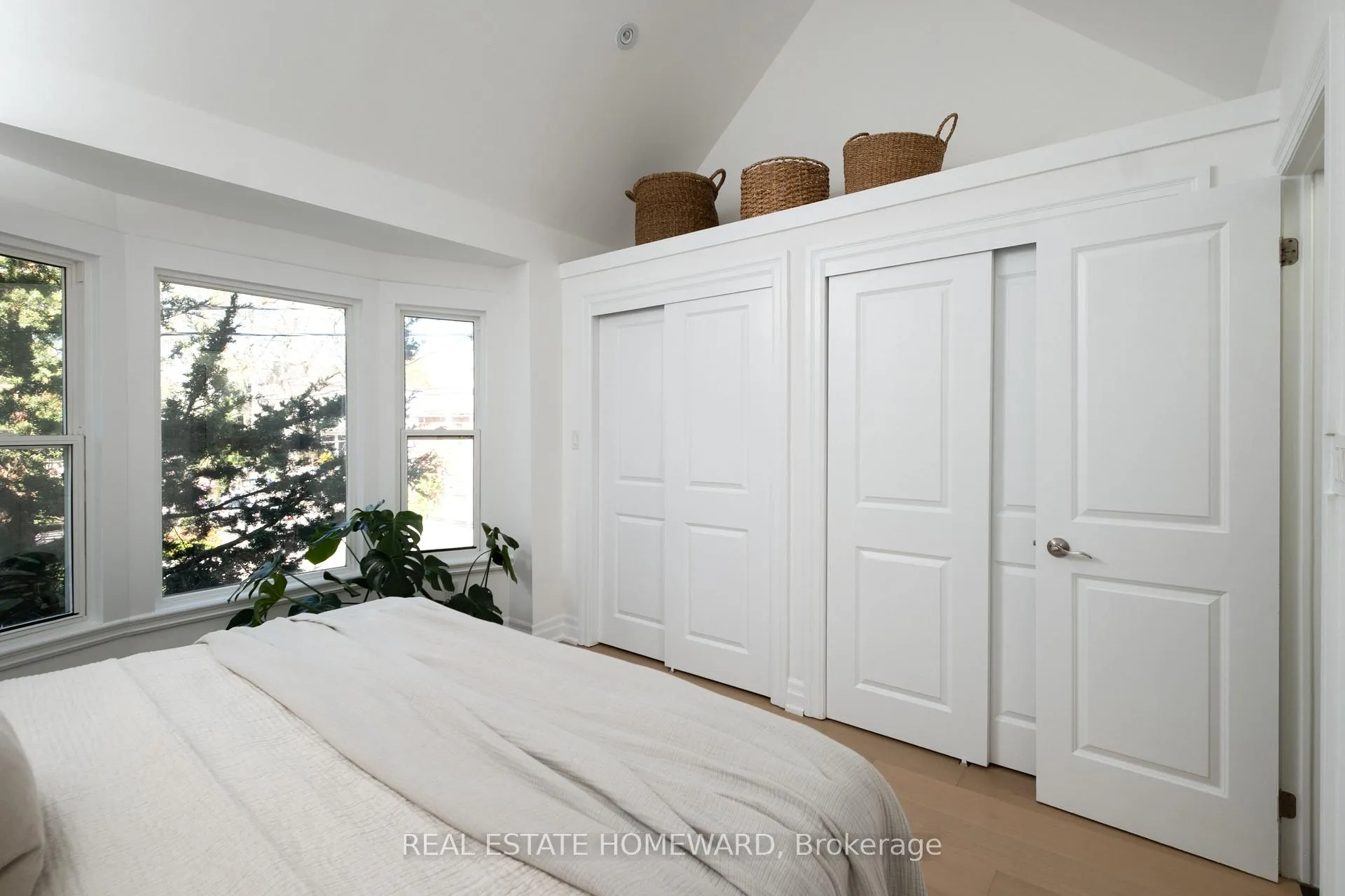Photo 17 of 631 Logan Avenue, Toronto, North Riverdale — HOMEH